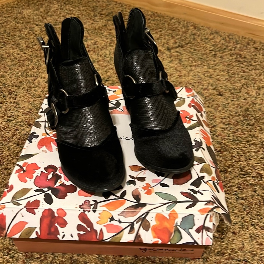Gimmick Georgia Black Bootie